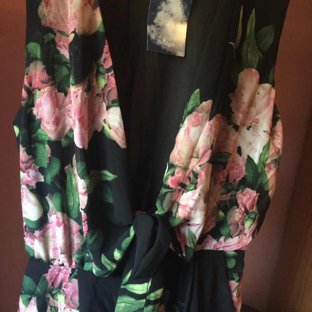 Black Floral Romper - Picture 3 of 3